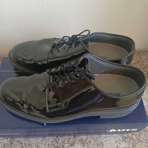 Bates Lites Black High Gloss Oxford - Picture 2 of 4